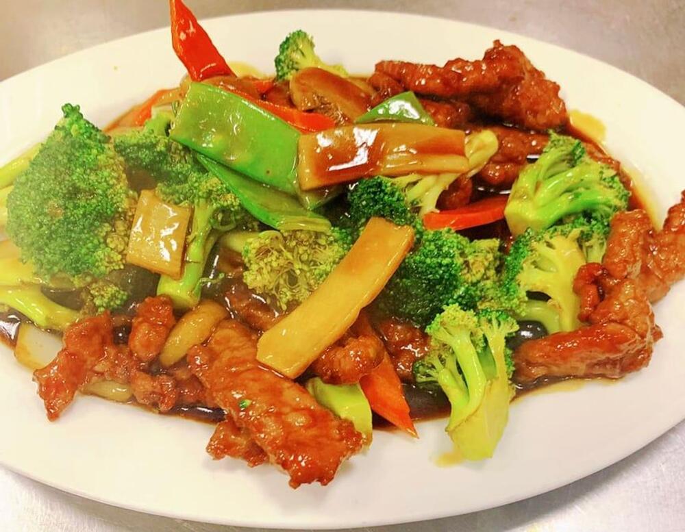 B9. Hunan Beef