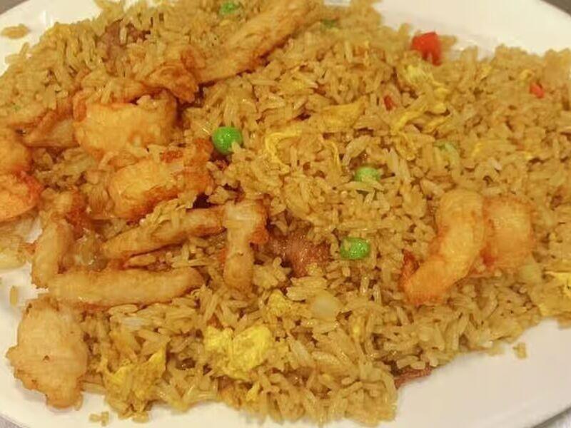 F7. House special fried rice